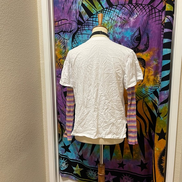 🌈 Stylish colorful graphic shirt - Picture 8 of 11
